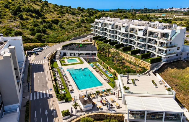 APARTAMENTO CON VISTAS PANORÁMICAS AL MAR EN MIJAS COSTA – IDEAL PARA VIVIR O INVERTIR — 23