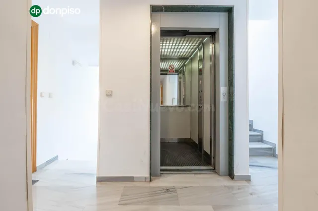 PISO EN LAS GABIAS JUNTO AL METRO — 5