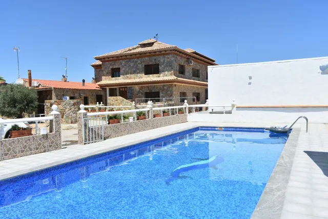 Se ALQUILA casa rural JULIO Y AGOSTO.- CONSULTAR EL PRECIO — 31