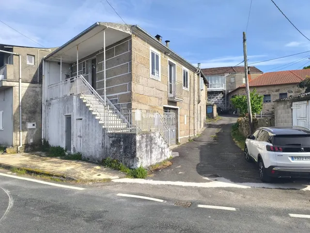 Casa de piedra con reforma parcial, huerta y pozo – a 10 km.