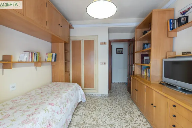 Amplia vivienda en pleno centro de Granada — 28