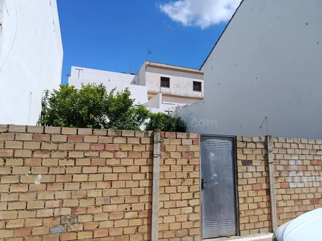 Solar urbano de 121 m2 en Alcalá del Río (Sevilla) para cons - foto 4