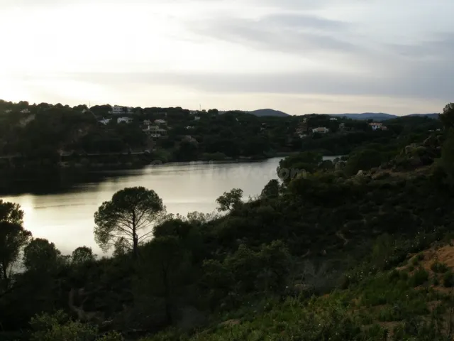 LAS JARAS. PARCELA URBANA CON PROYECTO CON ACCESO DIRECTO AL - foto 3