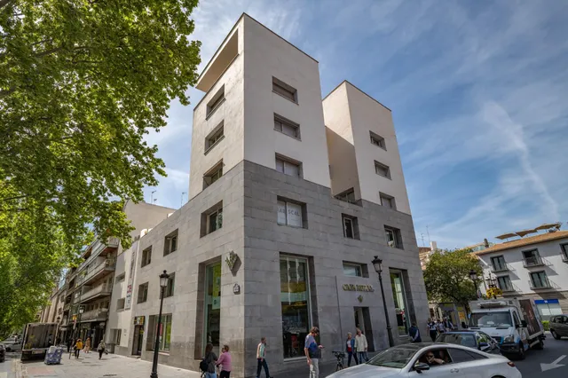 FUENTE DE LAS BATALLAS-PISO DE 197m2 EN EDIFICIO ZAIDA — 7