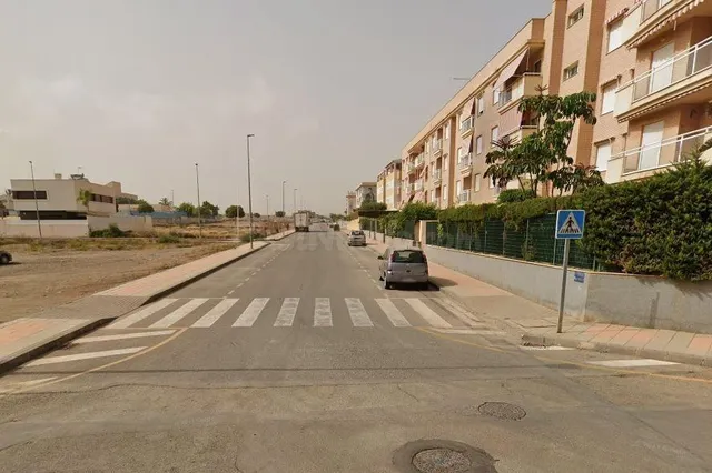 PARCELA RESIDENCIAL EN ÁGUILAS - foto 2