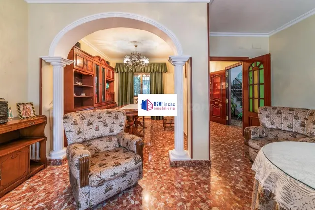 GRAN CASA CON DOS VIVIENDAS INDEPENDIENTES, AMPLIO PATIO Y AZOTEA – UNA OPORTUNIDAD ÚNICA PARA FAMILIAS O INVERSORES — 3