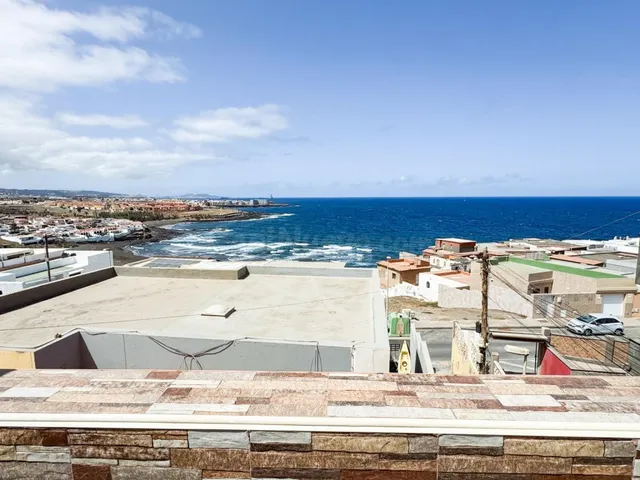 GRAN CHALET JUNTO AL MAR CON 2 APARTAMENTOS INDEPENDIENTES – - foto 3
