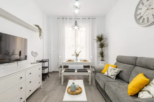 Precioso apartamento en el centro de Torre del Mar - foto 2