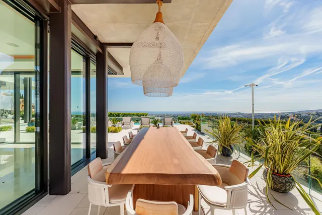 VILLA DE LUJO EN URBANIZACIÓN LA QUINTA, BENAHAVIS — 11