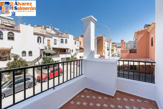 CASA ADOSADA EN MOTRIL — 35