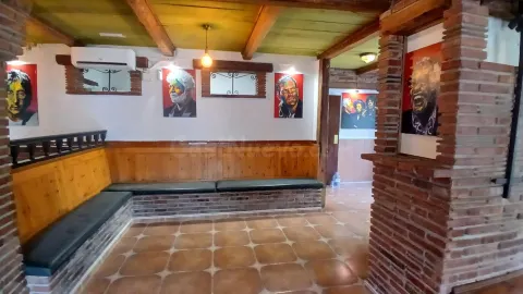 Oportunidad de Inversión: Amplio Local Comercial en Plaza Europa, Salou. ¡Ubicación inmejorable!