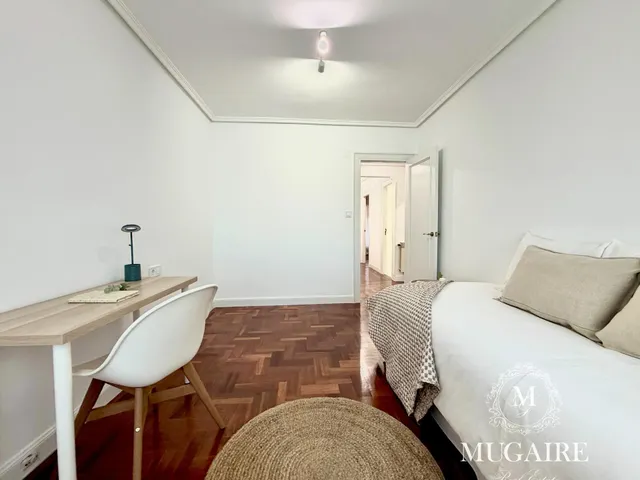BONITO PISO CON DOS BAÑOS , DOS TERRAZAS Y TRASTERO EN URIBARRI — 27