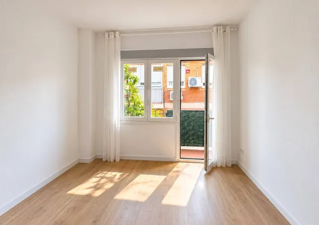 Piso de 2 habitaciones con terraza en Alcobendas - foto 2