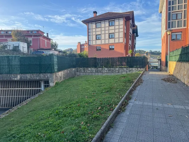 Se venden parcelas de garaje en Urduliz. — 2