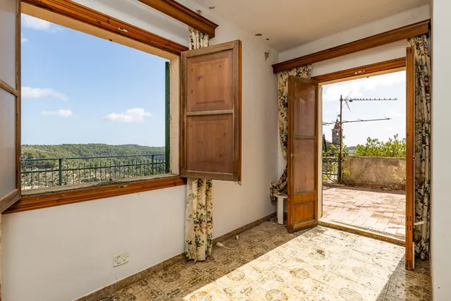 GRAN CHALET EN EL PRECIOSO PUEBLO DE GALILEA — 35