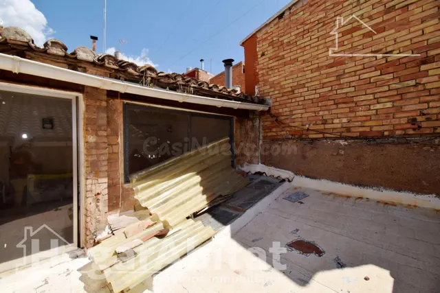 ¡GRAN OPORTUNIDAD! CASA ESQUINERA PARA REFORMAR CON GARAJE,  - foto 3