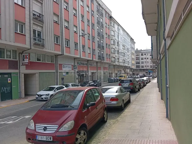 LOCAL EN VENTA EN CALLE SALMON (LUGO) - foto 4