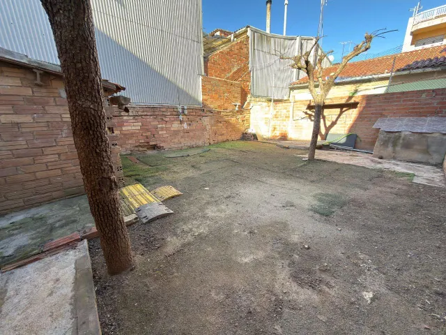 Solar de 100m2 en pleno centro de Vilanova del Cami con agua y luz por 79.000€. — 6