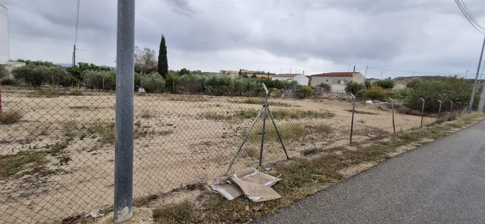 PARCELA URBANA EN MACISVENDA SE PUEDE CONSTRUIR  4 ADOSADOS