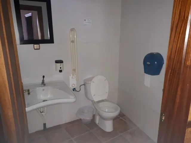 VIVIENDA DE DOS  APARTAMENTOS Y LOCAL EN SERÓN (AMERÍA). — 5