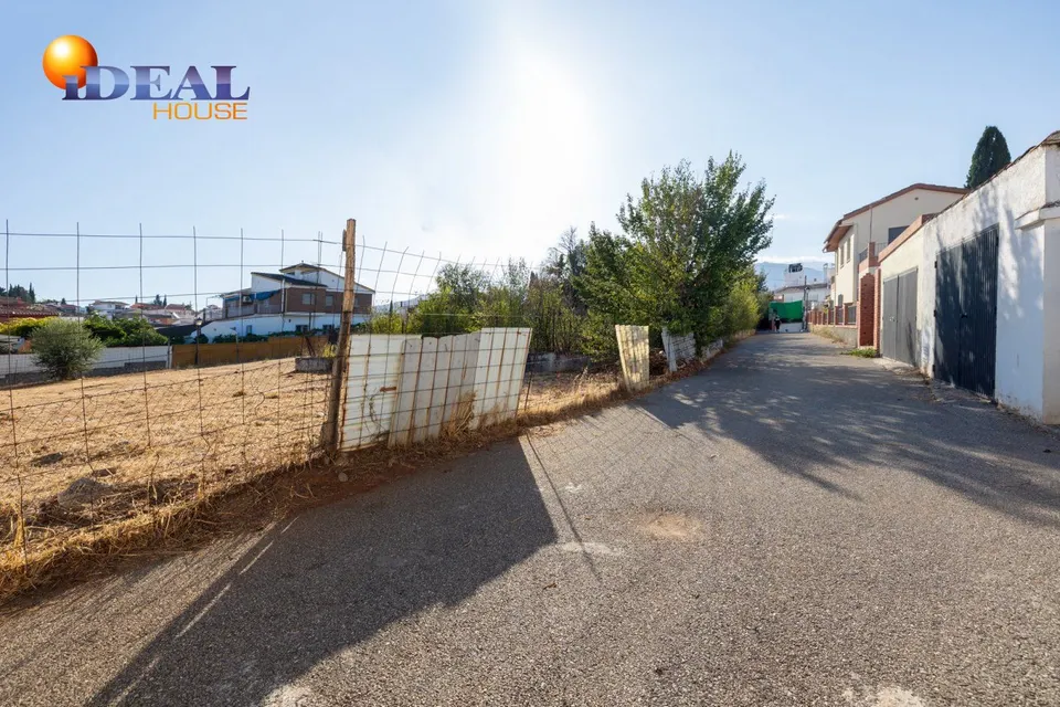 Compra tu parcela para hacer la casa de tus sueños a 5 min de Granada. Huétor Vega