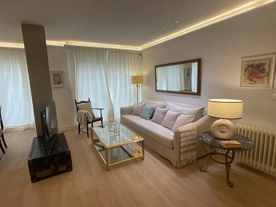 Piso de Lujo TOTALMENTE REFORMADO en Alquiler | Centro - Figares, Granada Referencia: DLR00282