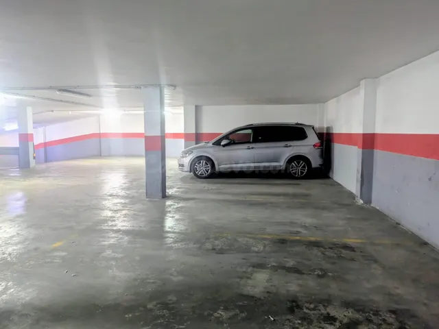 Amplia plaza de garaje en venta en el centro!! - foto 2