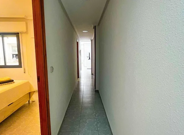 Apartamento con terraza, Alicante, Torrevieja. 1 habitación, 44 m2, 500 metros al mar — 19