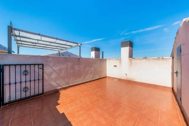 Ático con amplio solárium y piscina comunitaria en Villamartin, Orihuela Costa — 19