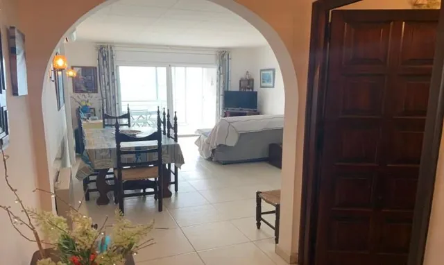 INCREIBLE ATICO CON VISTA MAR Y DELANTE PLAYA SEGOND MOLL EN ROSES — 17
