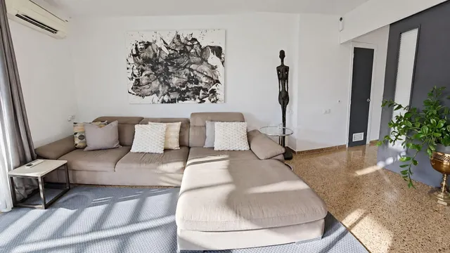 Piso de 3 habitaciones con gran terraza y garaje en Patraix. — 5