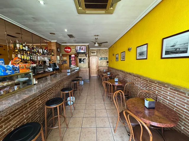 Se vende bar en funcionamiento – 58 m2 – Excelente ubicación frente a centro de salud — 3