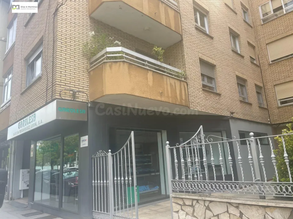 LOCAL ACONDICIONADO DE 850 M MAS 300 M DE PATIO
