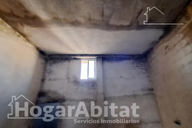 ¡OPORTUNIDAD INCREÍBLE! TERRENO URBANO AMPLIO Y CON COCHERA — 27