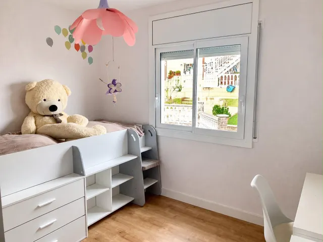 Casa pareada con jardín privado, dos terrazas y amplio garaje en Calafell — 7