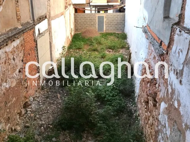 Solar con acceso a dos calles al lado del mercado central - foto 3