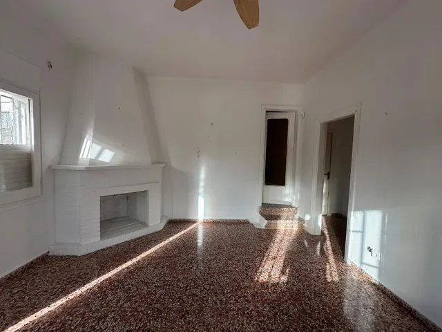 Casa a reformar con jardín y garaje en Urbanización Els Rosers — 7