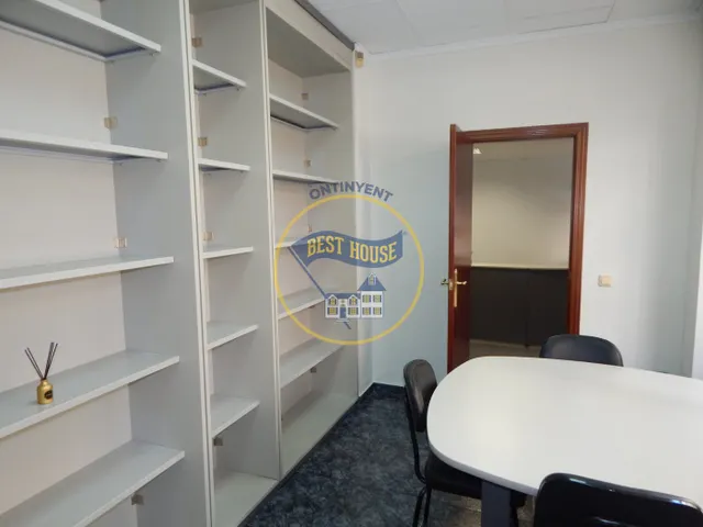 LOTE DE TRES LOCALES EN EL LLOMBO — 6