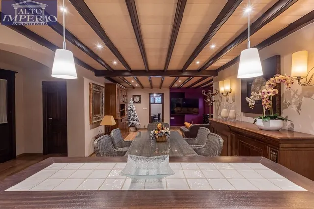 INCREÍBLE CHALET INDEPENDIENTE EN ZONA PRIVILEGIADA — 33