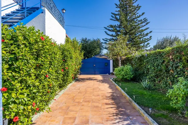 URBANIZACIÓN LA PONDEROSA — 8