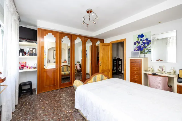 Exclusiva vivienda con gran terraza y múltiples posibilidades frente a Plaza José Zamora en Maracena. — 16