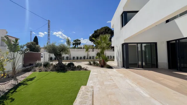 VILLA DE LUJO A ESTRENAR EN BENISSA — 29
