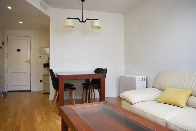 Piso de 2 habitaciones en c/ Manifestación, casco histórico. — 3