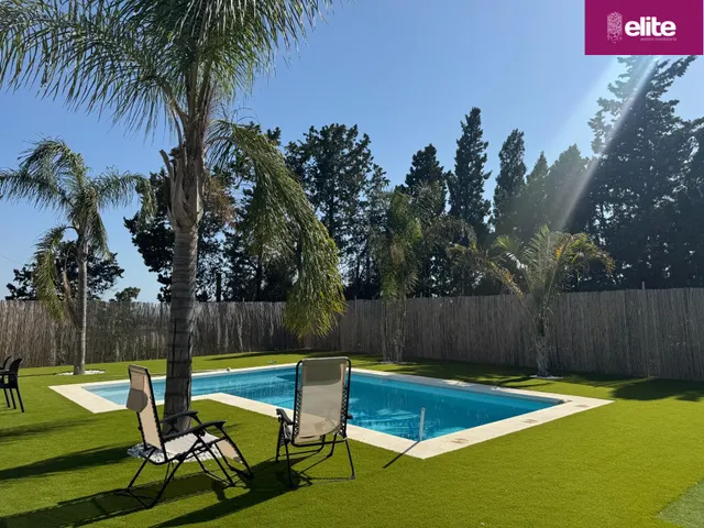 ESPECTACULAR CHALET CON PISCINA EN EL PUERTO DE SANTA MARIA — 2