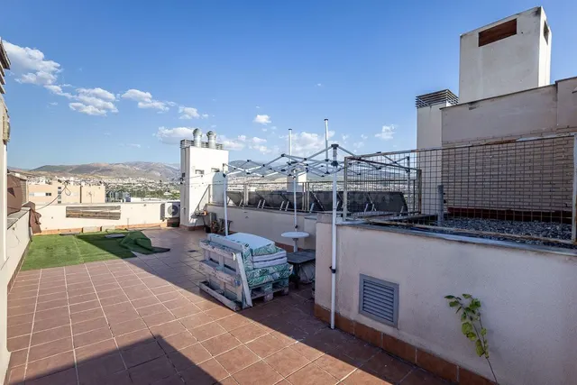 Ático dúplex en Campus de la Salud — 3