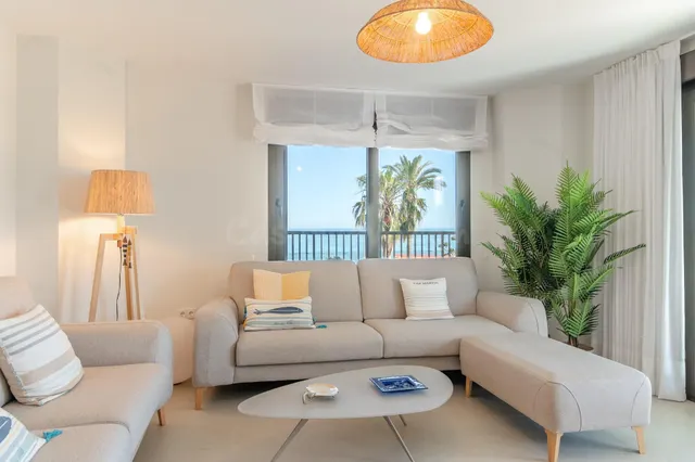 APARTAMENTO DE LUJO TOTALMENTE REFORMADO EN EUROSOL PLAYA BE - foto 4