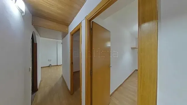 Venta de Estudio en Calle Baró de Sant Lluís — 12