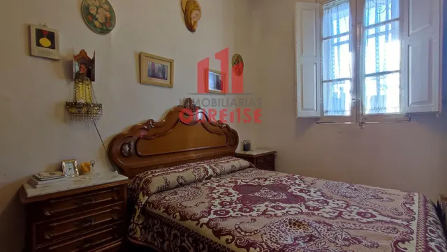 CASA DE PIEDRA CON PATIO Y TERRAZA CON BUENAS VISTAS EN LA ZONA DE CASTRELO. — 20