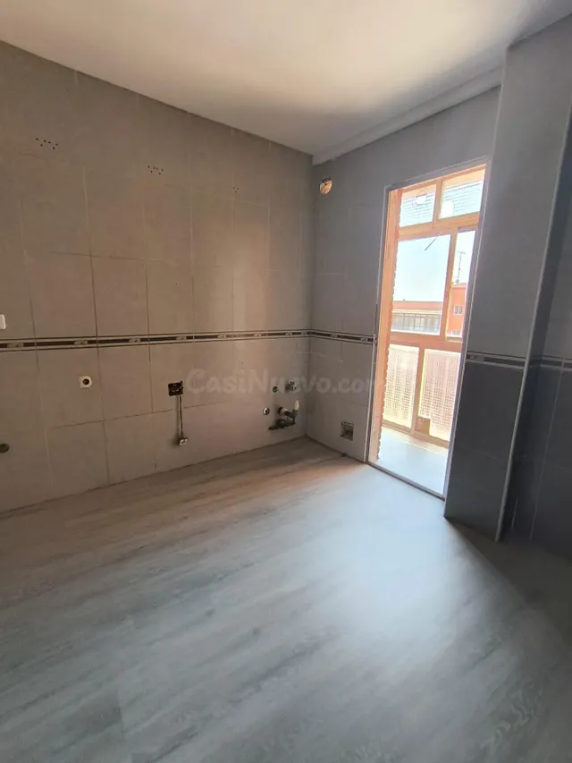 INMOBILIARIA CARVALLO VENDE EN EXCLUSIVA PISO SEMIREFORMADO  - foto 5