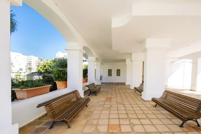 FANTASTICO PISO CON TERRAZA JUNTO AL MAR — 26